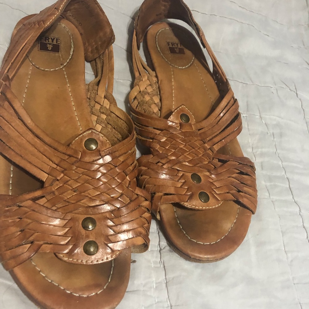 Frye Lawson Huarache Sandal, size 9